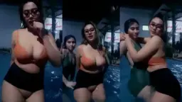 Miya Bareng Bestie di Kolam Renang Video by Beeg Miya Bareng Bestie di Kolam Renang Video by Beeg