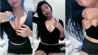 Aulmii Jilat Uting Basah Live Video by PornHub